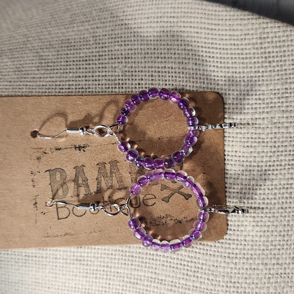5/$25🌴Handmade Purple Seed Beads w/ Silver Colored Skull/ Crossbones Charms - Picture 2 of 3